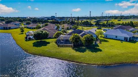 1509 Stadium Ct, Lehigh Acres FL - photo 6 of 41