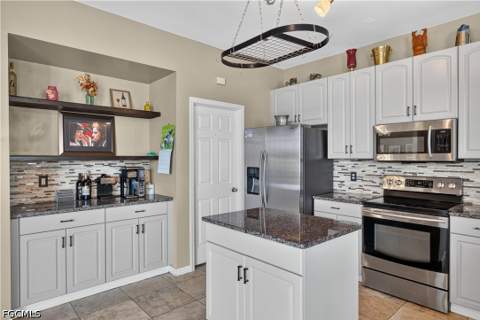 1509 Stadium Ct, Lehigh Acres FL - photo 7 of 41