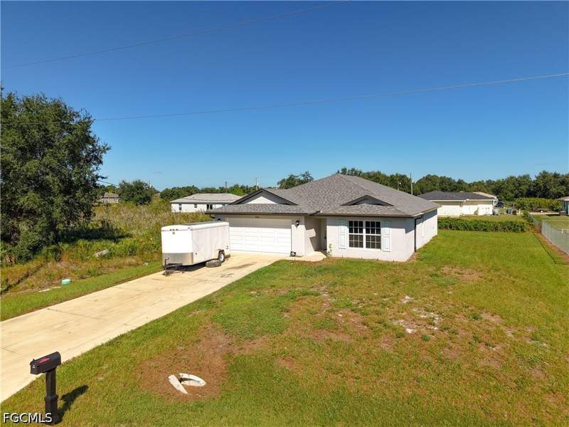 4 bedroom SingleFamilyResidence at 2608 71 st W Dr, Willow Lake, Lehigh Acres — photo 2