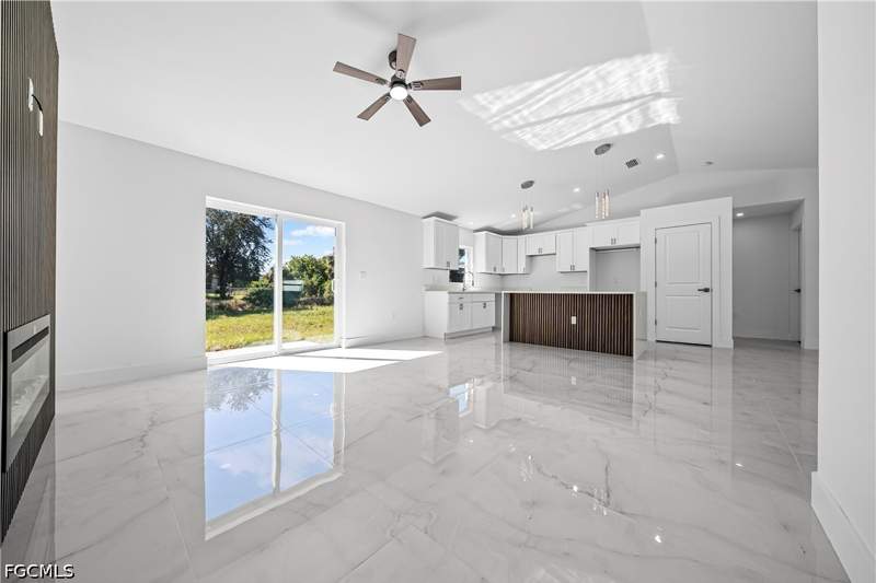 4 bedroom SingleFamilyResidence at 752 Calumet St E, Lehigh Acres, Lehigh Acres — photo 2