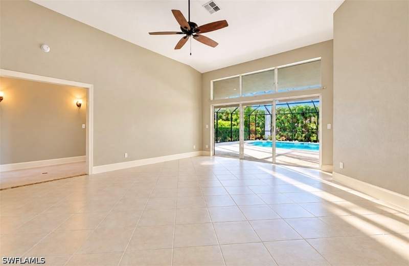3 bedroom SingleFamilyResidence at 146 Muirfield Cir, Murfield, Naples — photo 4