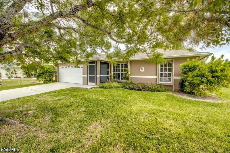 3 bedroom SingleFamilyResidence at 3921 SW 27th Ave, Cape Coral, Cape Coral — photo 2