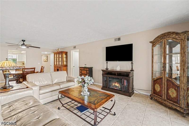 2 bedroom Condominium at 4622 SW Santa Barbara Pl 111, Bayshore Condo, Cape Coral — photo 5