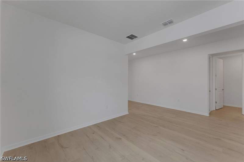 3 bedroom SingleFamilyResidence at 16950 Squirrel Branch Ln, Country Club, Alva — photo 5