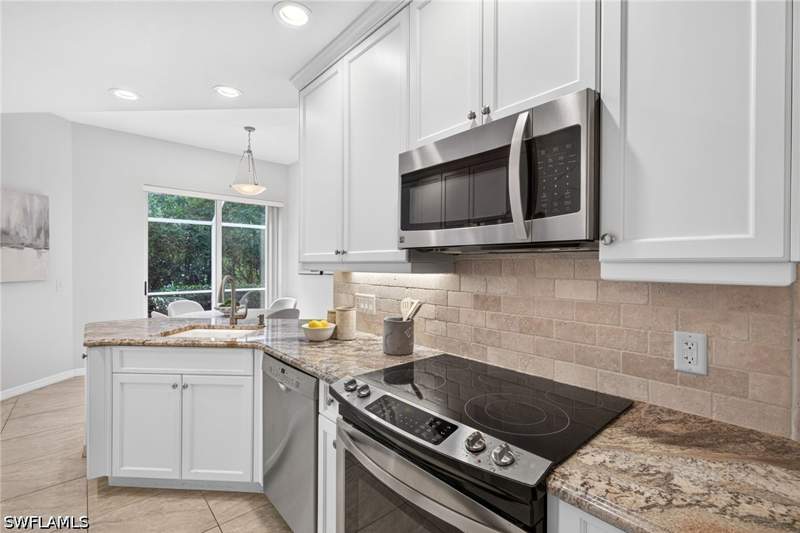 2 bedroom Townhouse at 15161 Storrington Pl 101, Storrington Place, Naples — photo 5