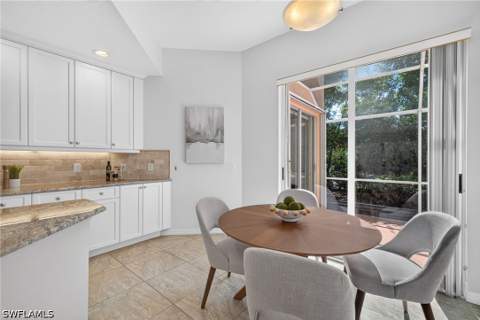 15161 Storrington Pl 101, Naples FL - photo 6 of 31