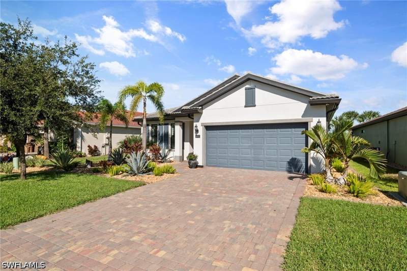 4 bedroom SingleFamilyResidence at 16051 Palmetto Prairie Dr, Hampton Lakes, Alva — photo 2