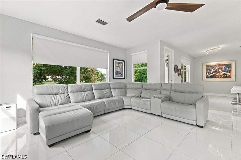 5 bedroom SingleFamilyResidence at 1740 Birdie Dr, Valencia Country Club, Naples — photo 4