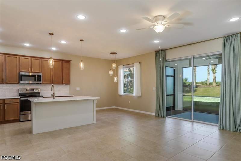 3 bedroom SingleFamilyResidence at 3305 Magnolia Landing Ln, Magnolia Landing, North Fort Myers — photo 4