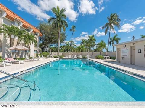 1100 Gulf Shore Blvd N 305, Naples FL - photo 10 of 14