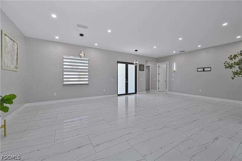 3 bedroom SingleFamilyResidence at 3302 E 3rd St, Lehigh Acres, Lehigh Acres — photo 2