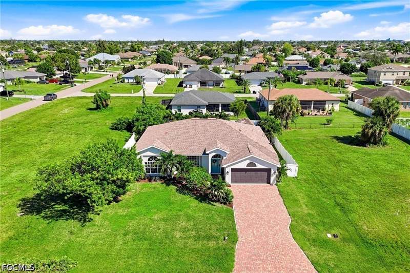 3 bedroom SingleFamilyResidence at 1305 SW 11th Pl, Cape Coral, Cape Coral — photo 2