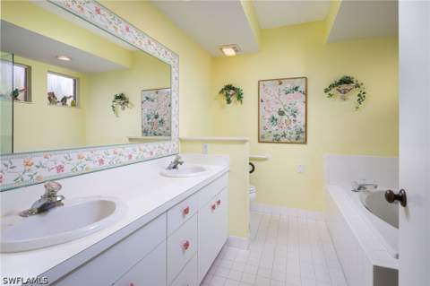 5807 Glencove Dr 806, Naples FL - photo 10 of 22