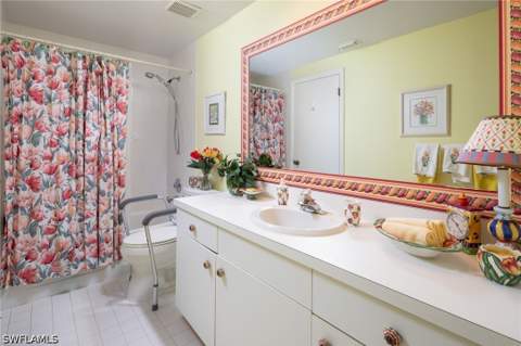 5807 Glencove Dr 806, Naples FL - photo 12 of 22