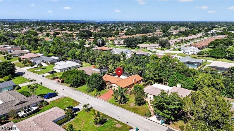 3 bedroom SingleFamilyResidence at 1451 Dubonnet Ct, Whiskey Creek, Fort Myers — photo 3