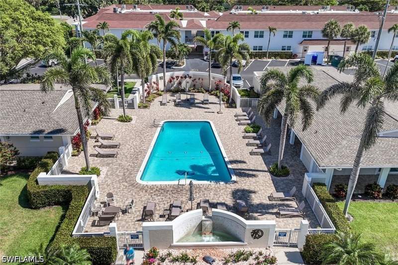 2 bedroom Condominium at 683 12th Ave S 683, Everglades Club, Naples — photo 3