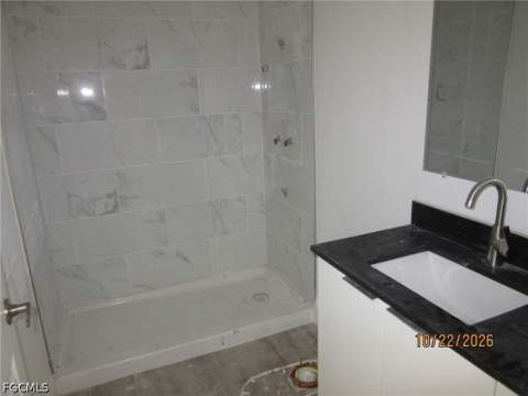 824 Clow St E, Lehigh Acres FL - photo 6 of 8
