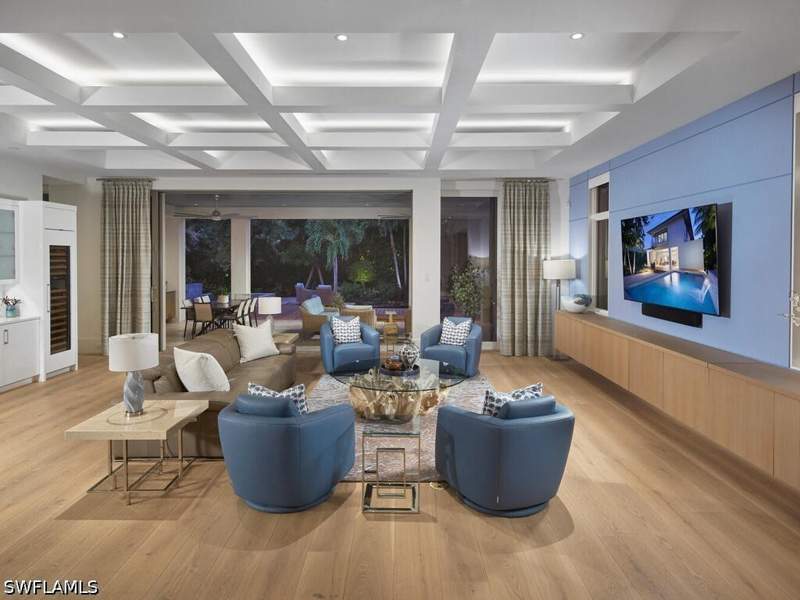 4 bedroom SingleFamilyResidence at 355 7th Ave S, Olde Naples, Naples — photo 3