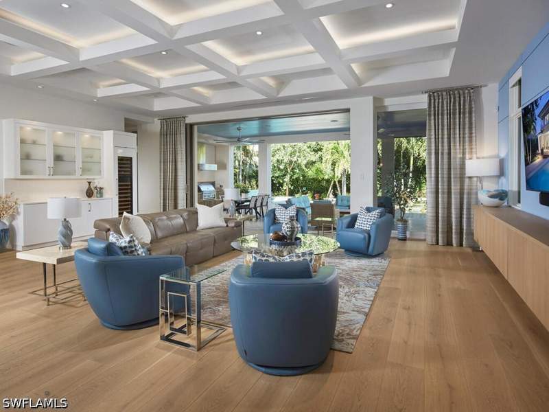 4 bedroom SingleFamilyResidence at 355 7th Ave S, Olde Naples, Naples — photo 4