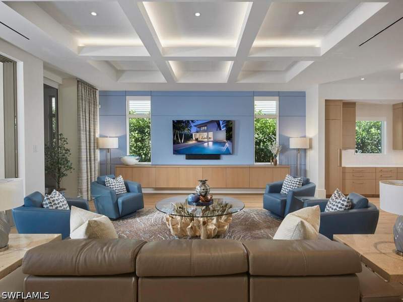 4 bedroom SingleFamilyResidence at 355 7th Ave S, Olde Naples, Naples — photo 5