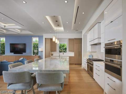 355 7th Ave S, Naples FL - photo 7 of 35