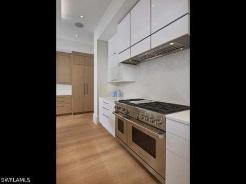 355 7th Ave S, Naples FL - photo 8 of 35