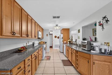 591 21st St NW, Naples FL - photo 12 of 43