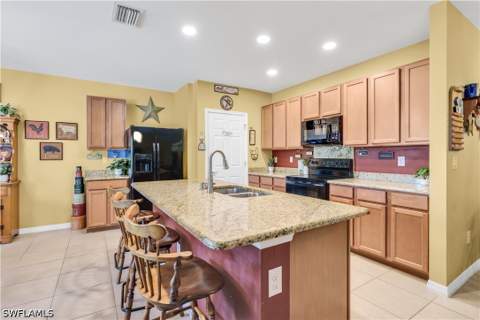 4416 SW 13th Ave, Cape Coral FL - photo 9 of 32