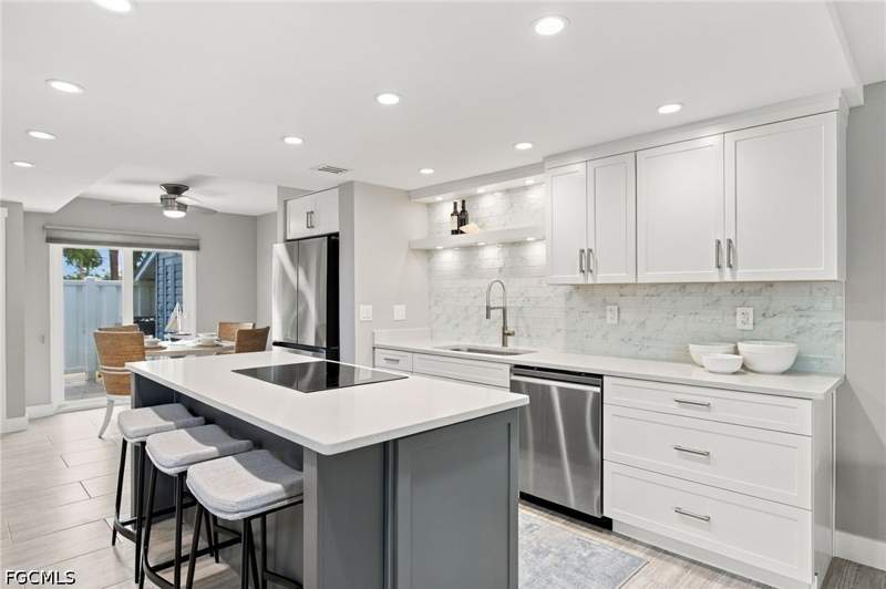2 bedroom Townhouse at 18000 San Carlos Blvd 1, Boardwalk Caper, Fort Myers Beach — photo 5
