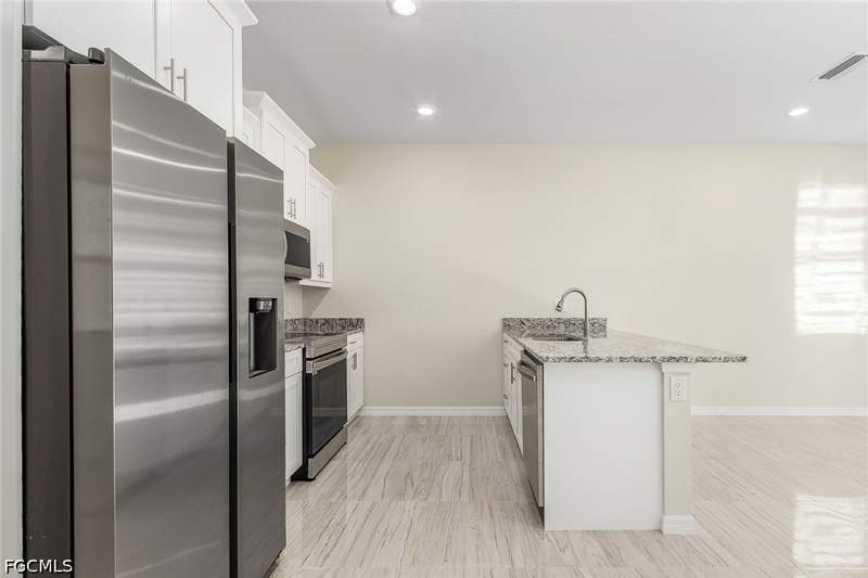 3 bedroom Townhouse at 4711 28th St SW, Lehigh Acres, Lehigh Acres — photo 5