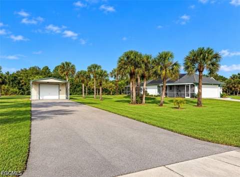707 Washington Ave, Lehigh Acres FL - photo 15 of 50