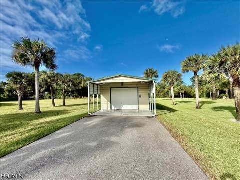 707 Washington Ave, Lehigh Acres FL - photo 16 of 50