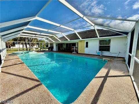 707 Washington Ave, Lehigh Acres FL - photo 7 of 50