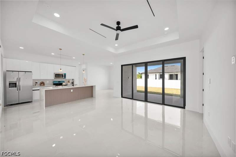 4 bedroom SingleFamilyResidence at 1414 NE 3rd Ave, Cape Coral, Cape Coral — photo 4