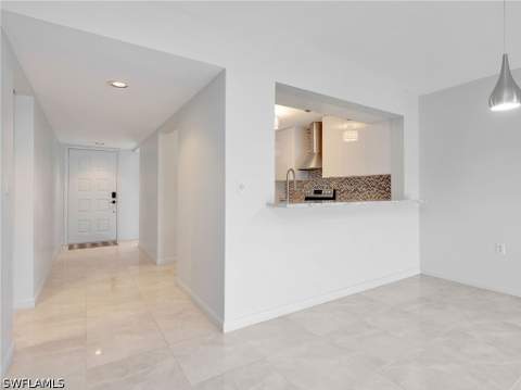 1232 Commonwealth Cir P-103, Naples FL - photo 8 of 32
