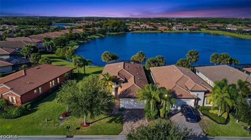 3 bedroom SingleFamilyResidence at 12730 Fairington Way, Hampton Park, Fort Myers — photo 3