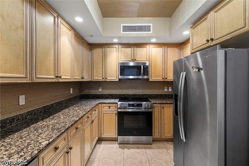 3 bedroom Condominium at 1065 Borghese Ln 1002, Serano, Naples — photo 3
