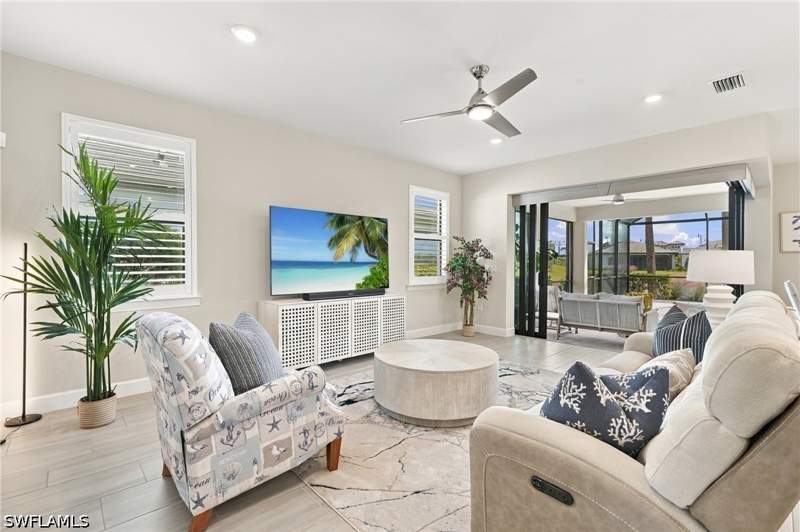 3 bedroom SingleFamilyResidence at 1870 Amador Ct, Terreno At Valencia, Naples — photo 4