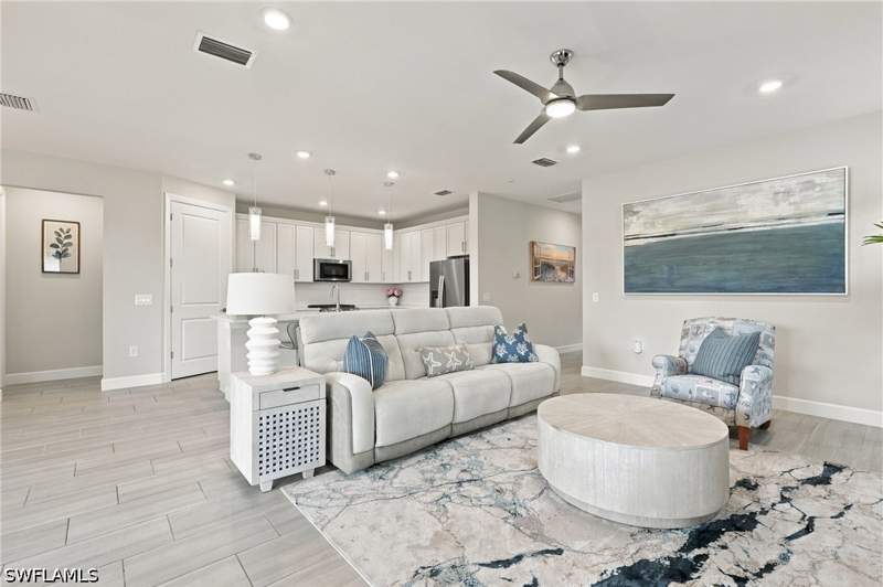 3 bedroom SingleFamilyResidence at 1870 Amador Ct, Terreno At Valencia, Naples — photo 5