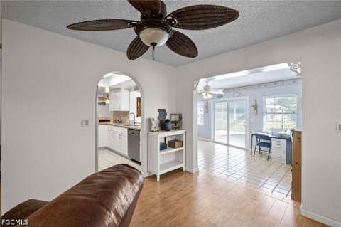 19 SE 21st Ave, Cape Coral FL - photo 8 of 28