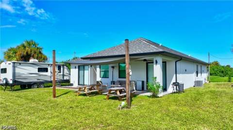 8017 Sunrise Cir, Labelle FL - photo 6 of 38