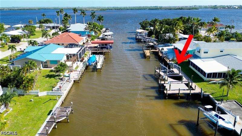3 bedroom SingleFamilyResidence at 2756 Velma St, Matlacha, Matlacha — photo 3
