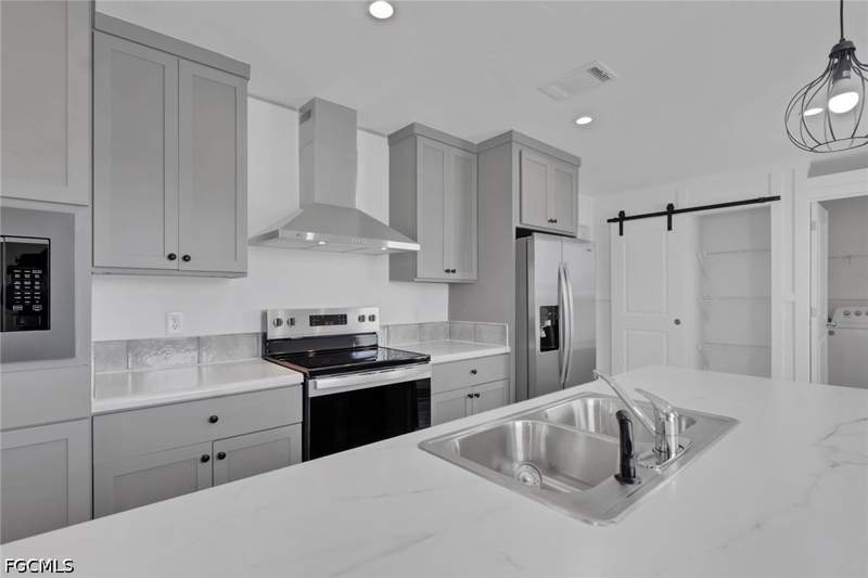 3 bedroom ManufacturedHome at 79 Birch Blvd, Plantation Estates Mobile Home, Fort Myers — photo 5