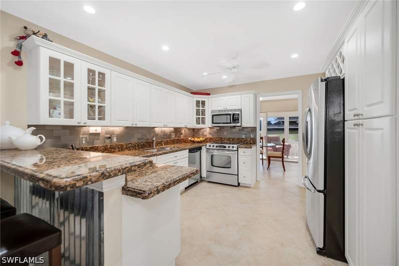 2 bedroom Townhouse at 466 Bristle Cone Ln 34, Ironwood, Naples — photo 3