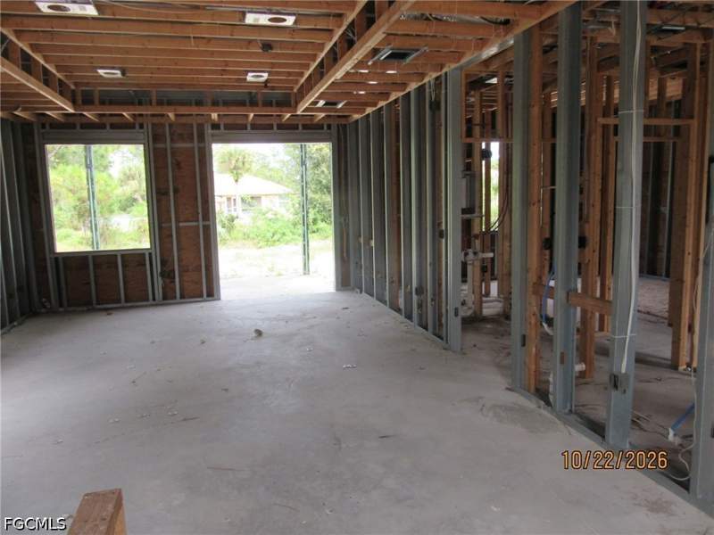 3 bedroom SingleFamilyResidence at 921 Bassinger Ave S, Lehigh Acres, Lehigh Acres — photo 2