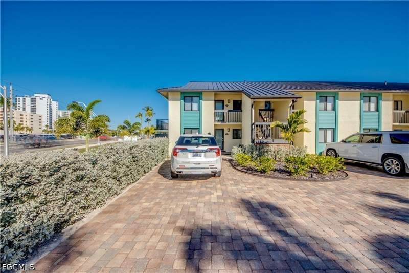 2 bedroom Condominium at 22796 Island Pines Way 111, Bac-Bay Health + Racquet Club, Fort Myers Beach — photo 5