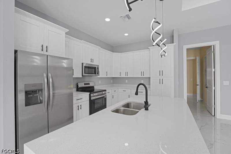 4 bedroom SingleFamilyResidence at 1009 Greenwood Ave, Lehigh Acres, Lehigh Acres — photo 4