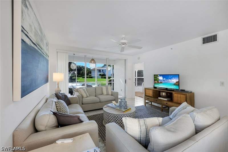 2 bedroom Condominium at 5045 Cedar Springs Dr 101, Lakeview At Carlton Lakes, Naples — photo 5