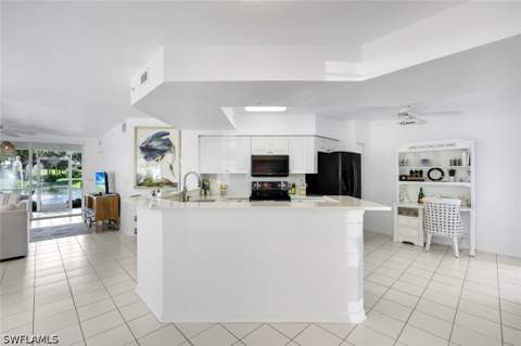 5045 Cedar Springs Dr 101, Naples FL - photo 9 of 36