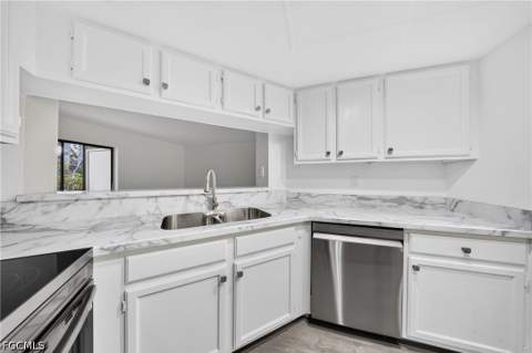 9627 Eaton Gardens Ln 103, Fort Myers FL - photo 14 of 47